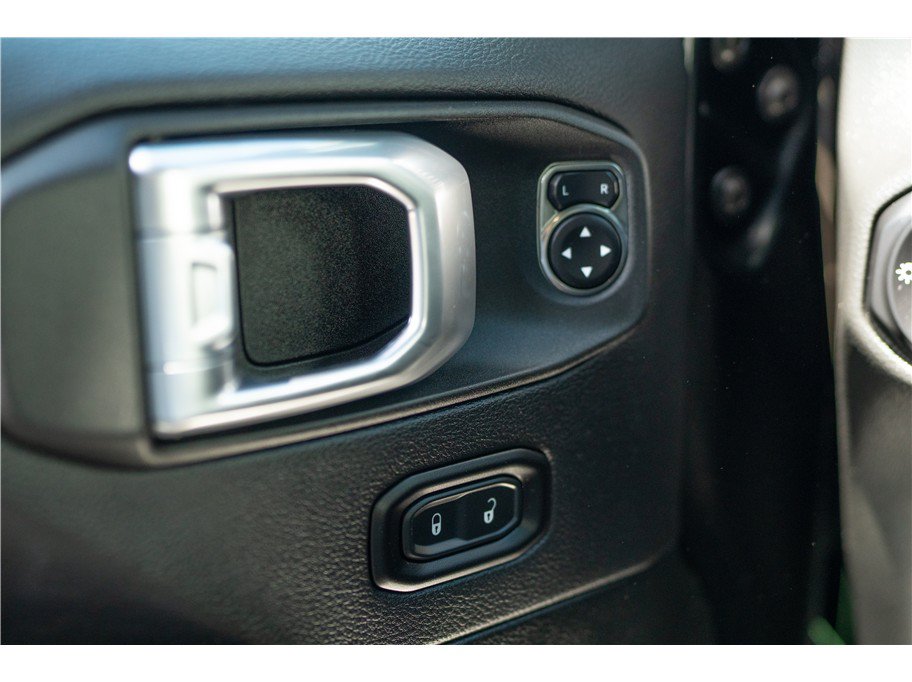 Used 2021 Jeep Wrangler Unlimited Sahara AWD/4WD image 11