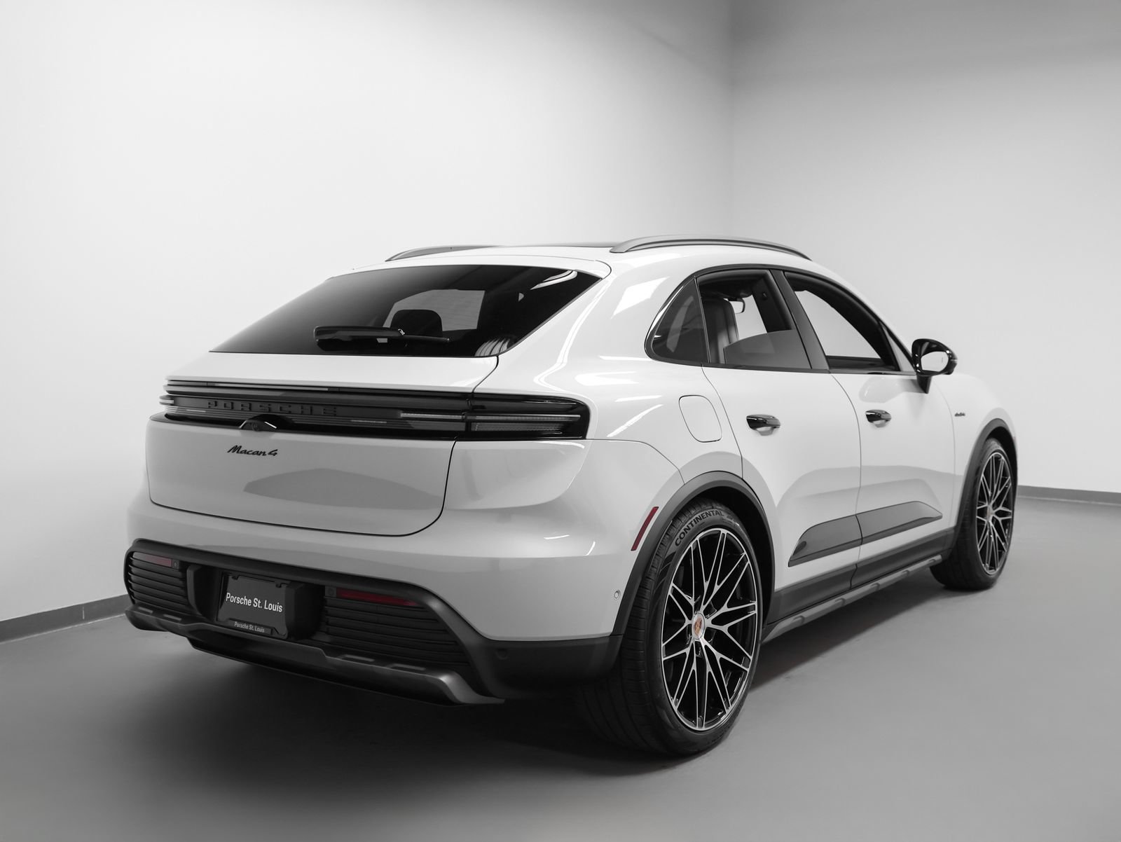 New 2026 Porsche Macan 4 Electric AWD/4WD image 12