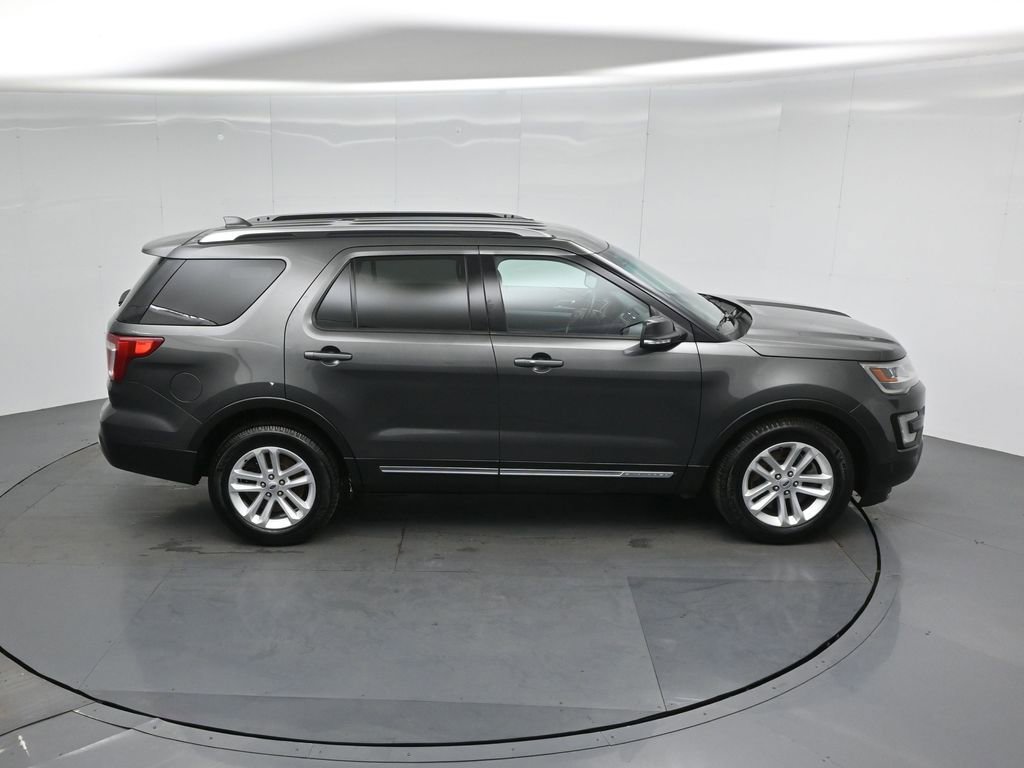 Certified 2017 Ford Explorer XLT w/ Equipment Group 202A FWD image 42