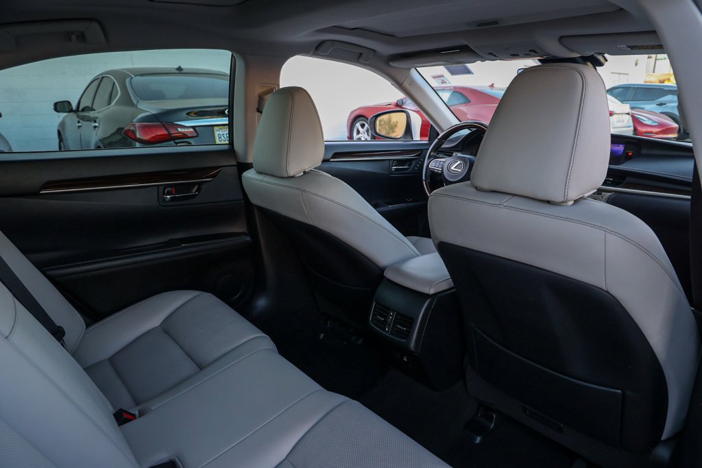 Used 2017 Lexus ES 350 w/ Navigation System Package FWD image 17