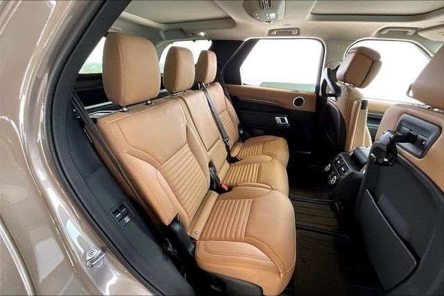 New 2025 Land Rover Discovery Metropolitan Edition image 11