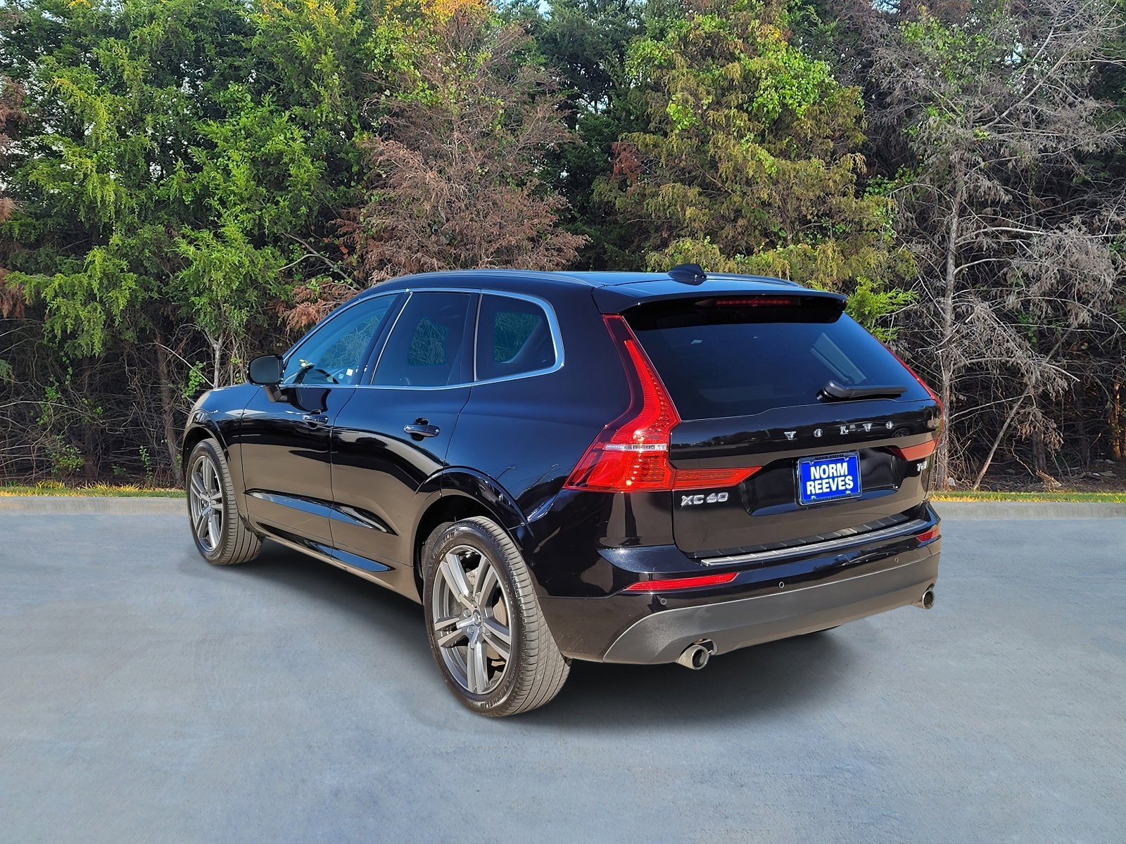 Used 2021 Volvo XC60 T6 Momentum w/ Premium Package image 21