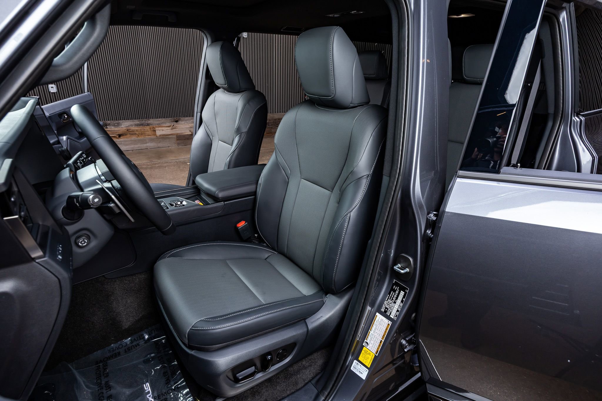 Used 2025 Lexus GX 550 550 Premium+ w/ Cold Area Package image 30