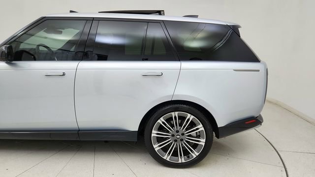 Used 2023 Land Rover Range Rover SE AWD/4WD image 10
