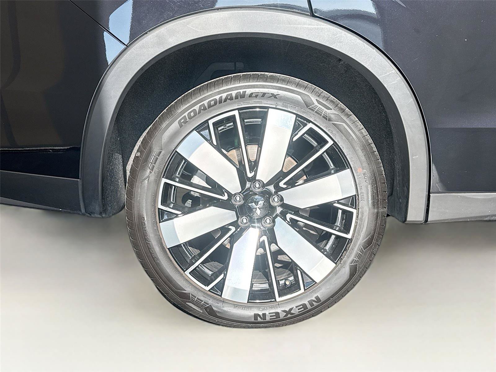 Used 2025 Mitsubishi Outlander SE FWD image 34