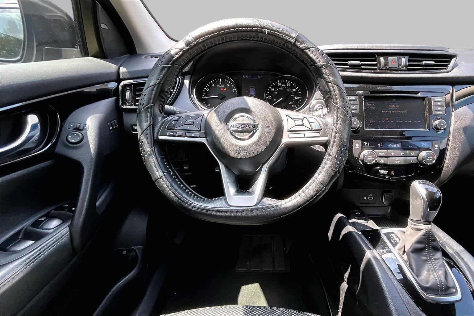 Used 2021 Nissan Rogue Sport SV w/ Technology Package FWD image 6