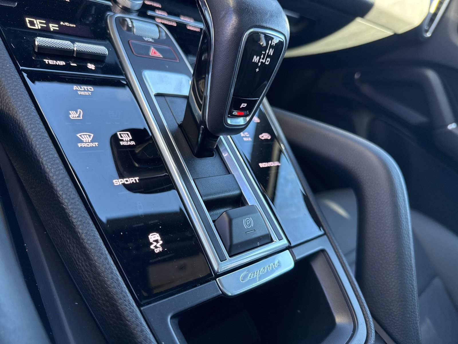 Used 2022 Porsche Cayenne Base image 26