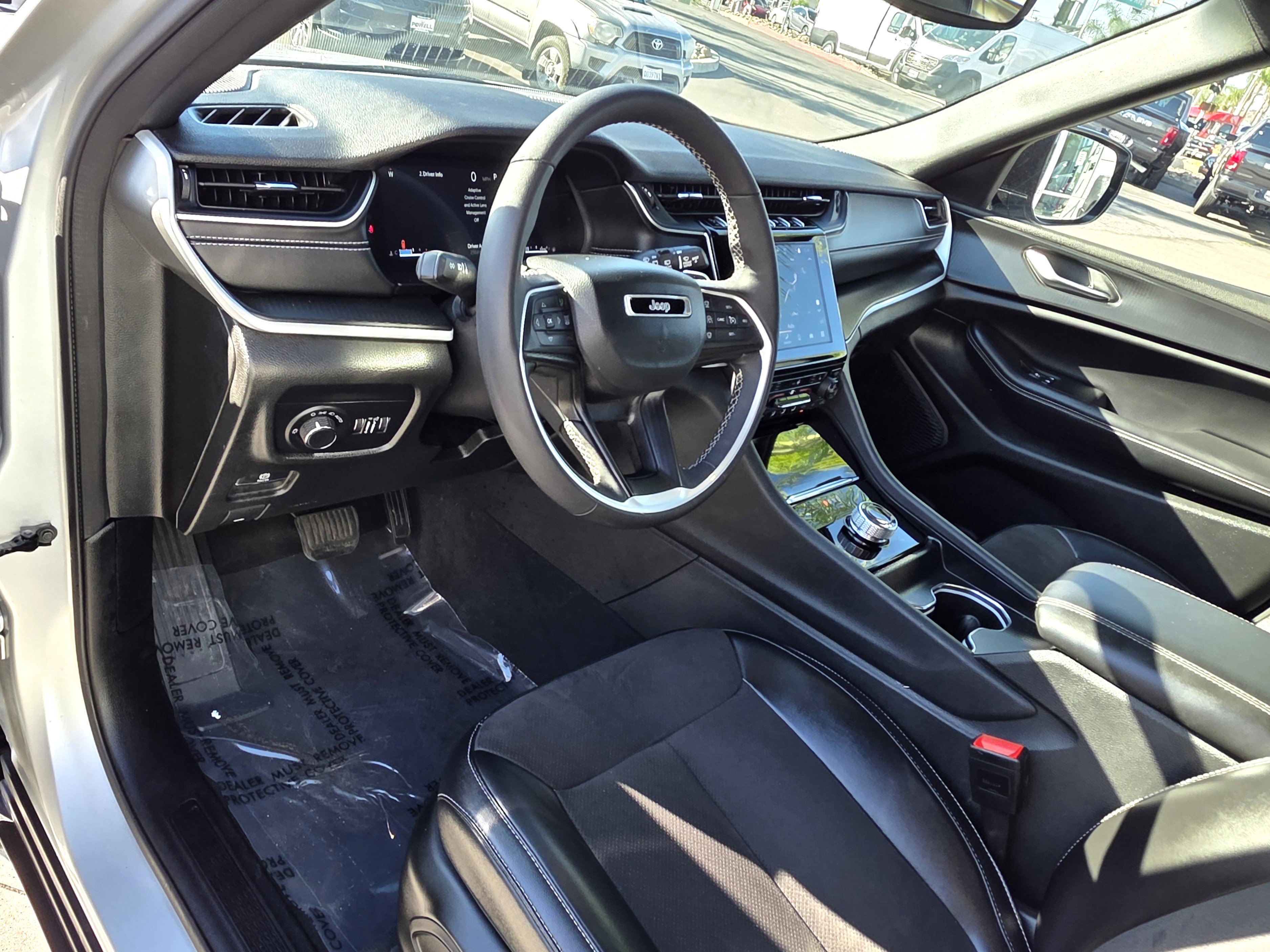 Certified 2024 Jeep Grand Cherokee L Laredo image 17