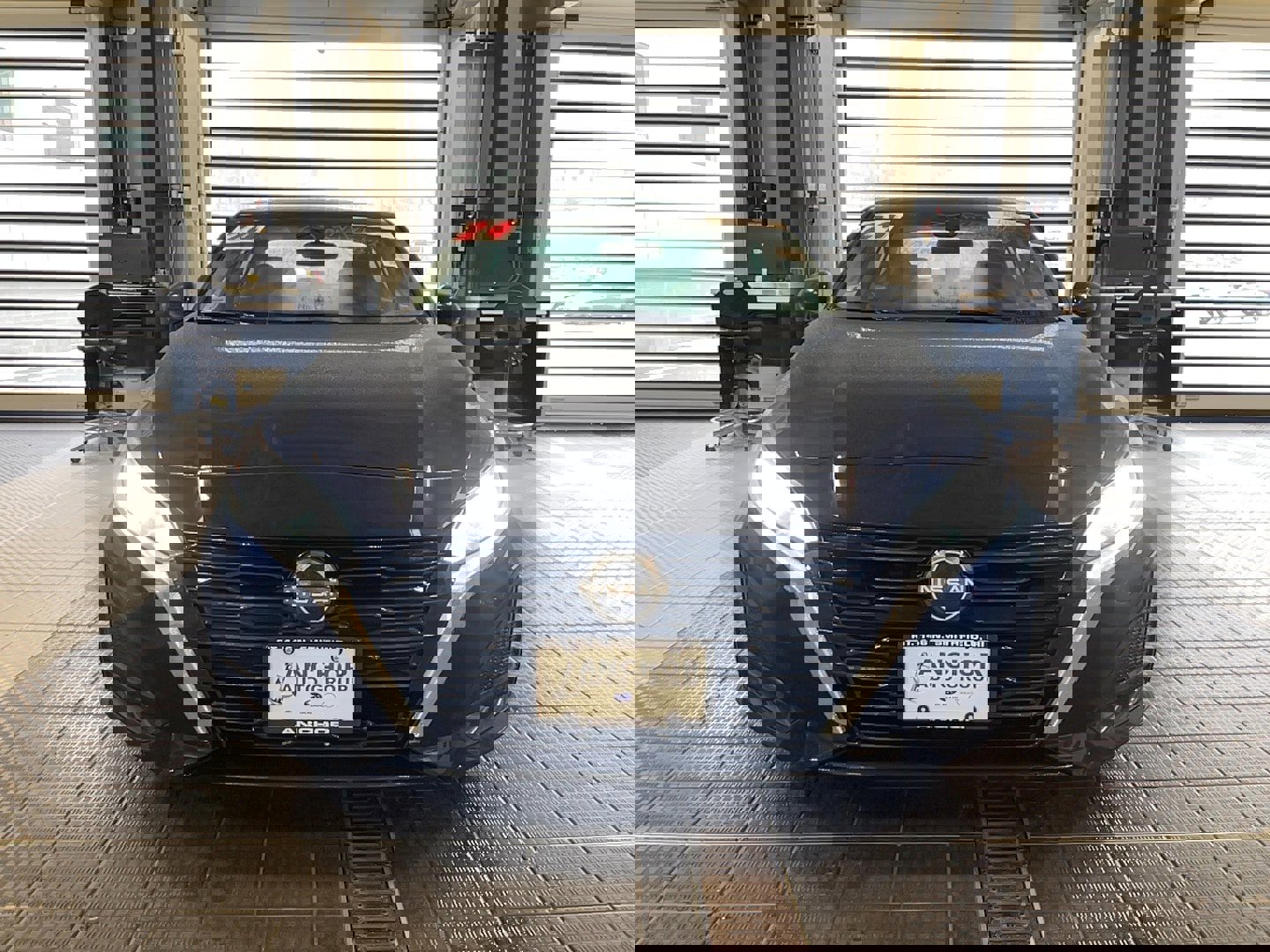 Used 2024 Nissan Altima 2.5 SV w/ SV Premium Package image 2