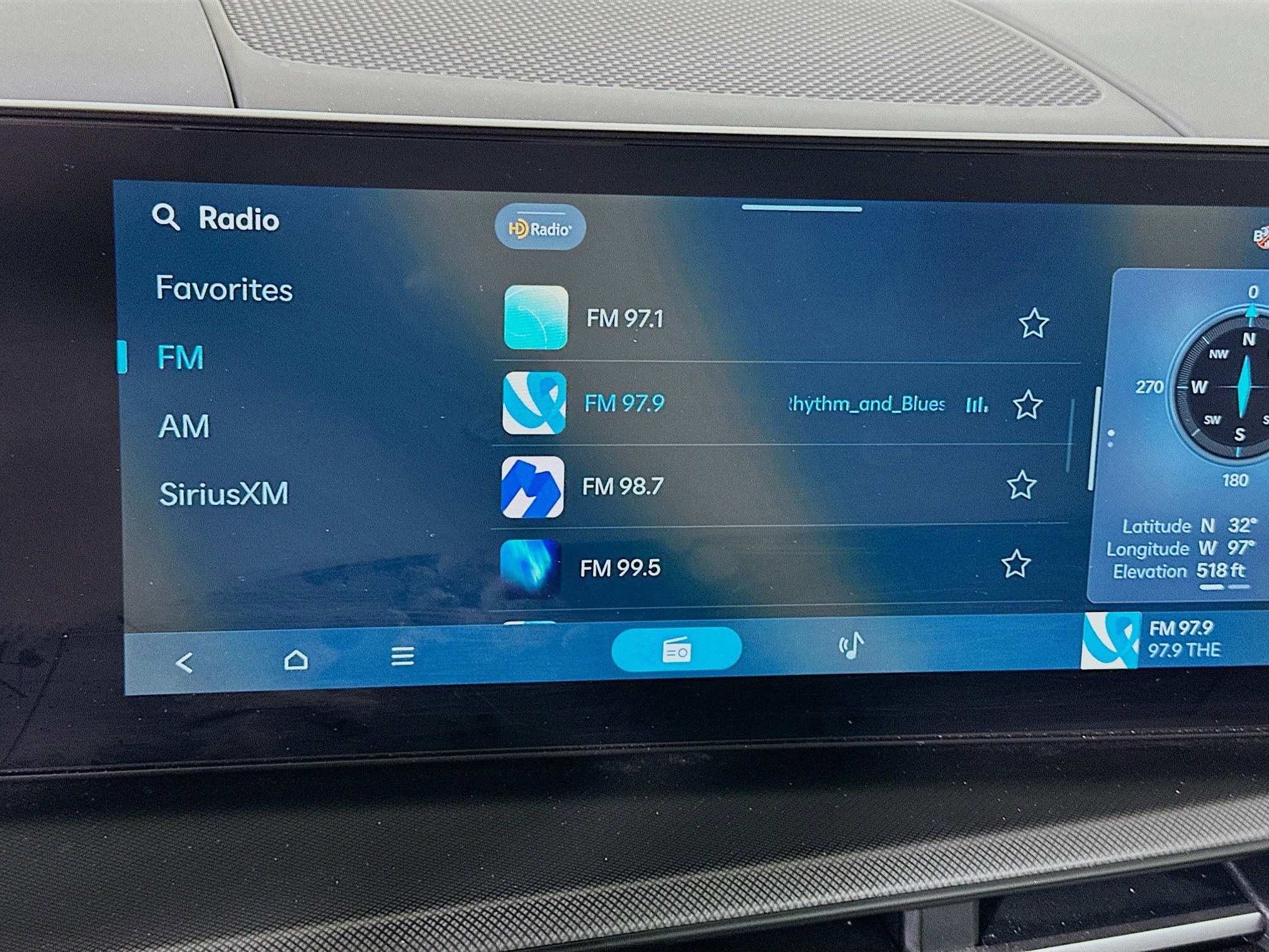 Used 2025 Hyundai Santa Fe SEL FWD image 21