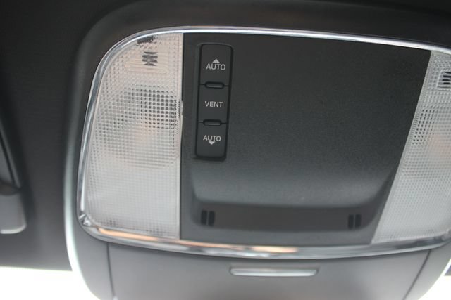 Used 2023 Dodge Charger SXT w/ Blacktop Package AWD/4WD image 12