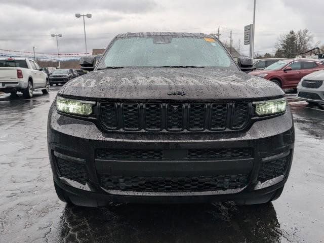 Used 2023 Jeep Grand Cherokee L Limited w/ Luxury Tech Group II image 12