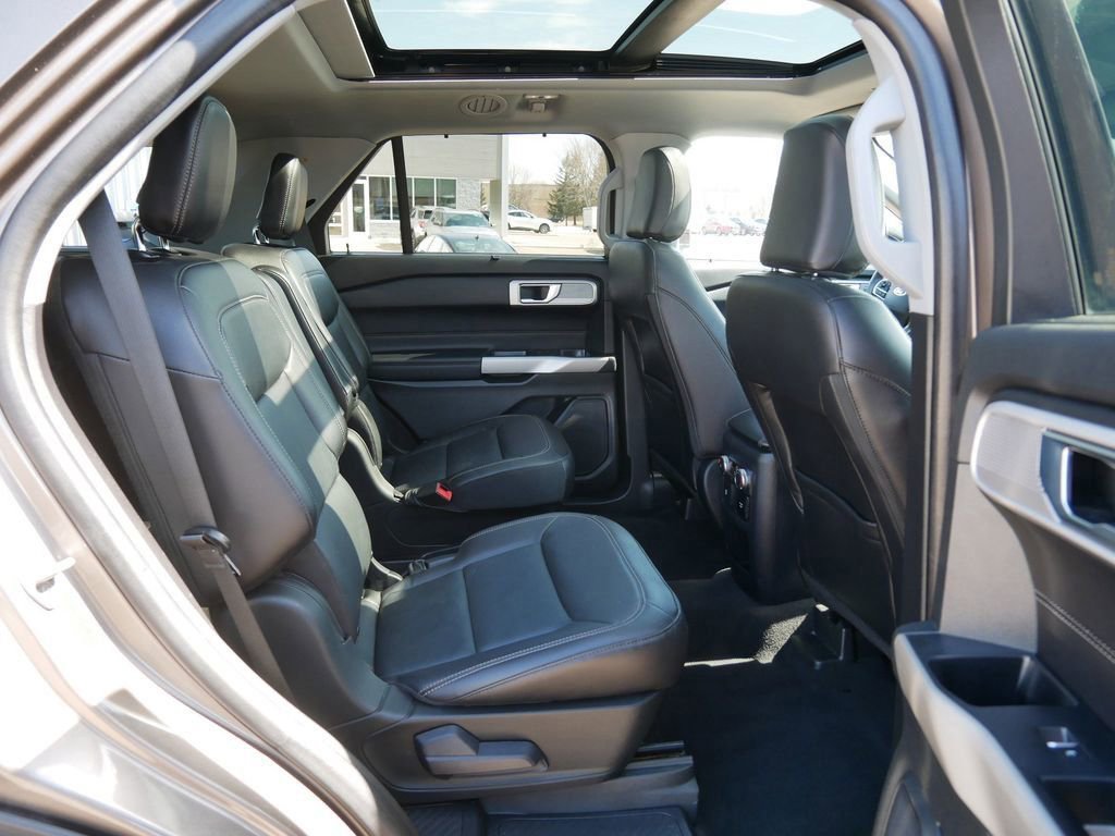 Certified 2021 Ford Explorer Limited w/ Equipment Group 301A image 12