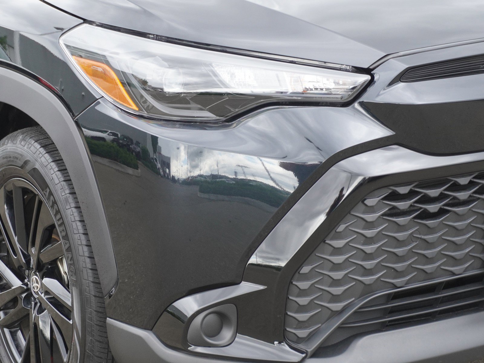 Used 2025 Toyota Corolla Cross AWD Hybrid image 3