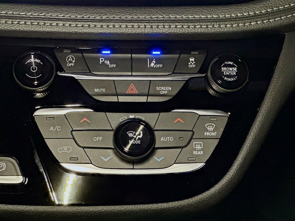 New 2026 Chrysler Pacifica Select FWD image 10