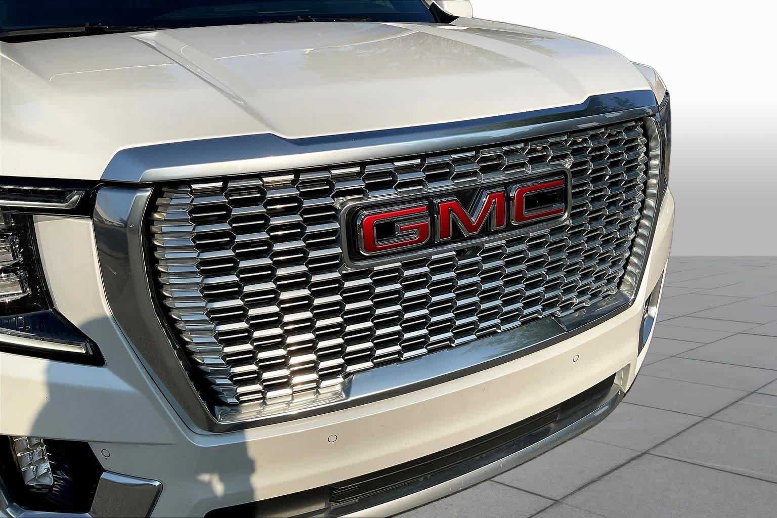 Used 2024 GMC Yukon XL Denali w/ Denali Reserve Package AWD/4WD image 30
