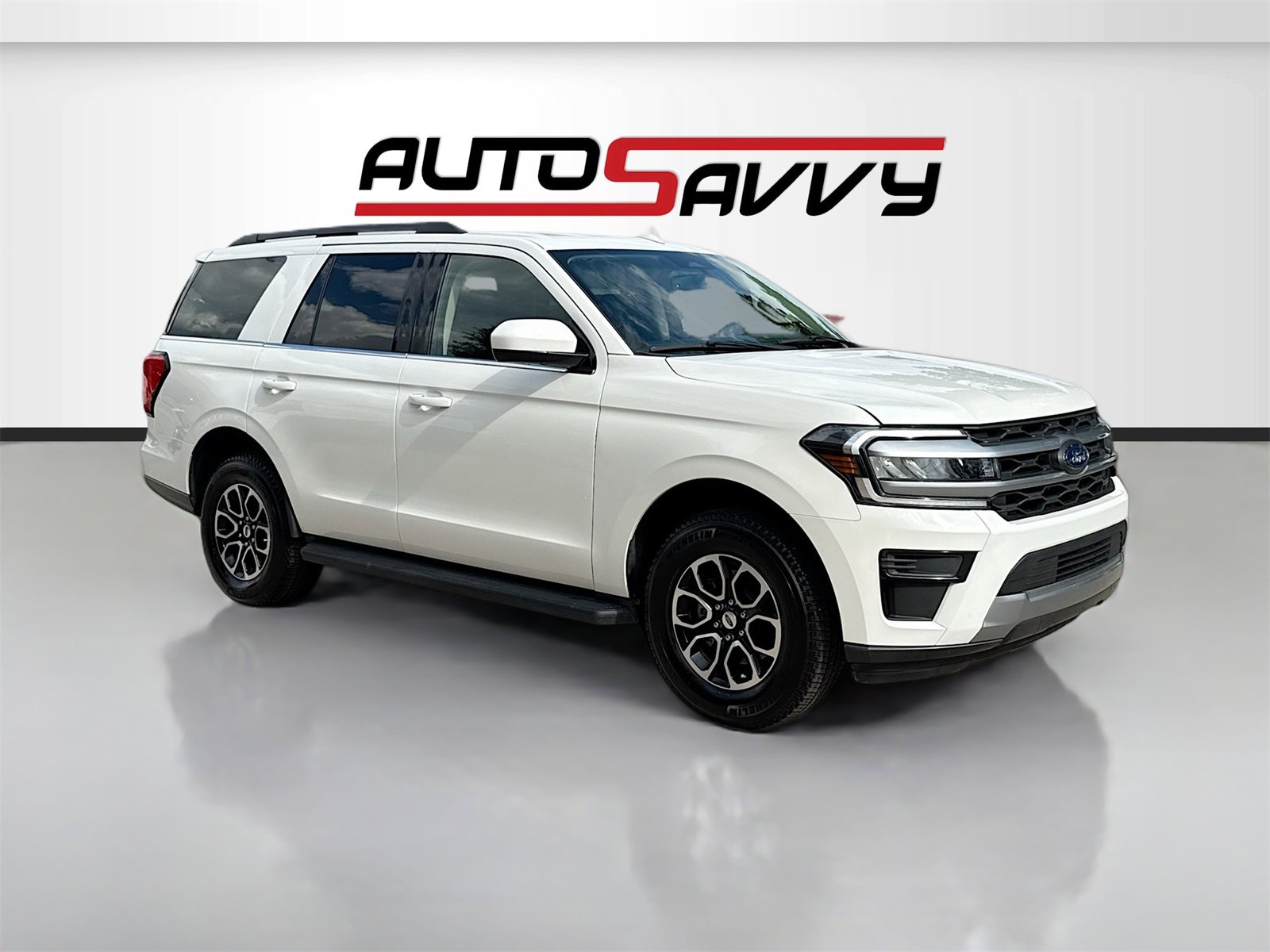 Used 2024 Ford Expedition XLT image 1