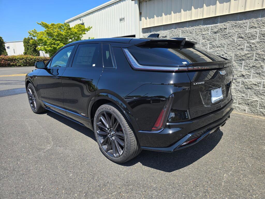 New 2026 Cadillac Lyriq V image 4