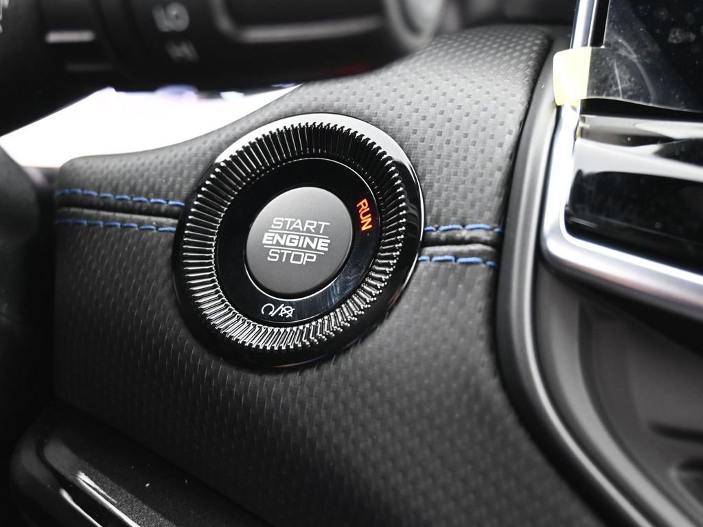 Used 2026 Jeep Compass Latitude AWD/4WD image 25