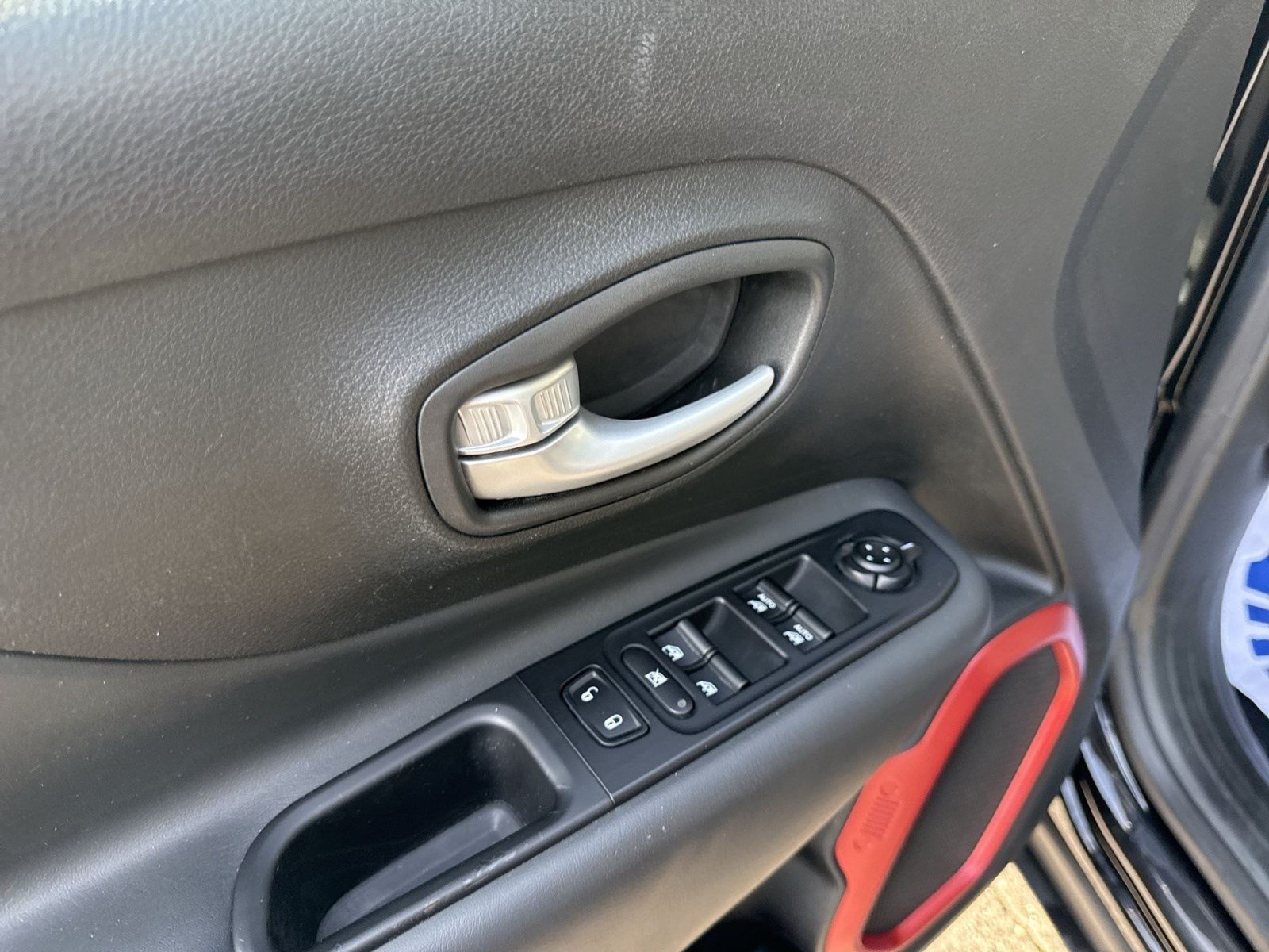 Used 2023 Jeep Renegade Trailhawk AWD/4WD image 14