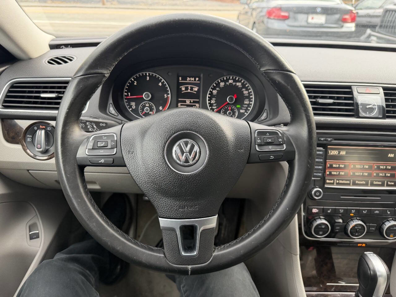 Used 2015 Volkswagen Passat TDI SEL Premium image 33