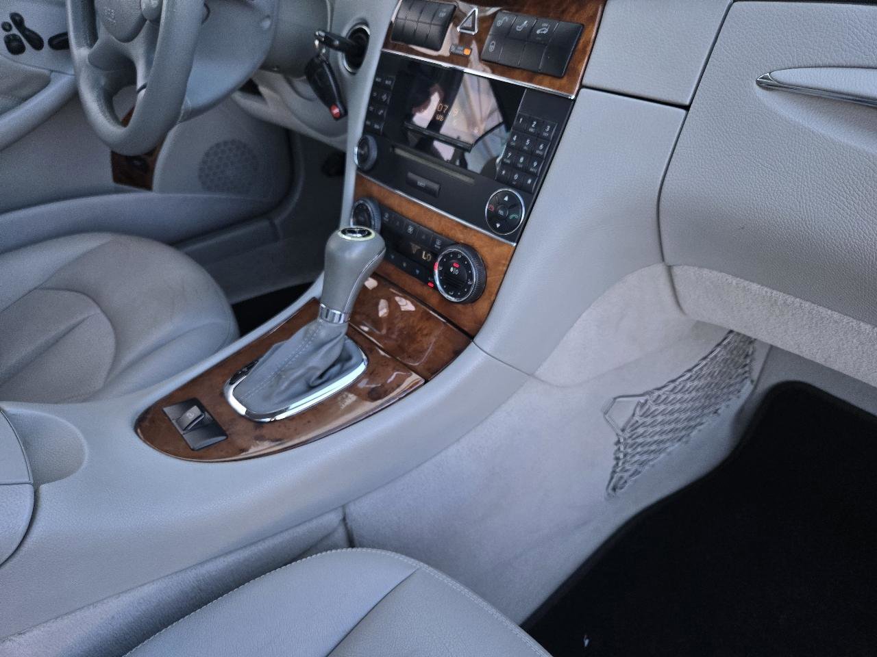 Used 2005 Mercedes-Benz CLK 500 Cabriolet image 44