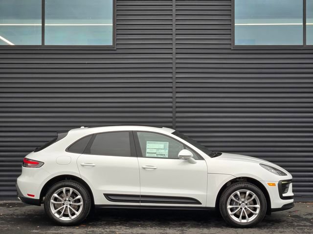 Used 2026 Porsche Macan image 8