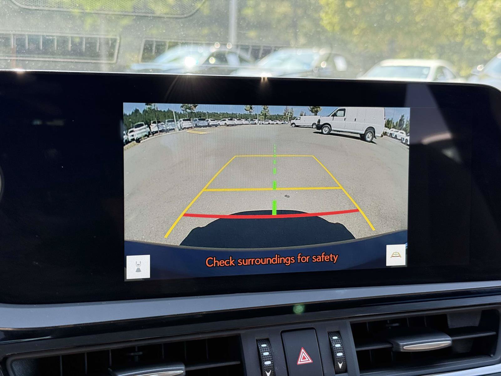 Used 2025 Lexus ES 350 w/ Premium Package FWD image 11