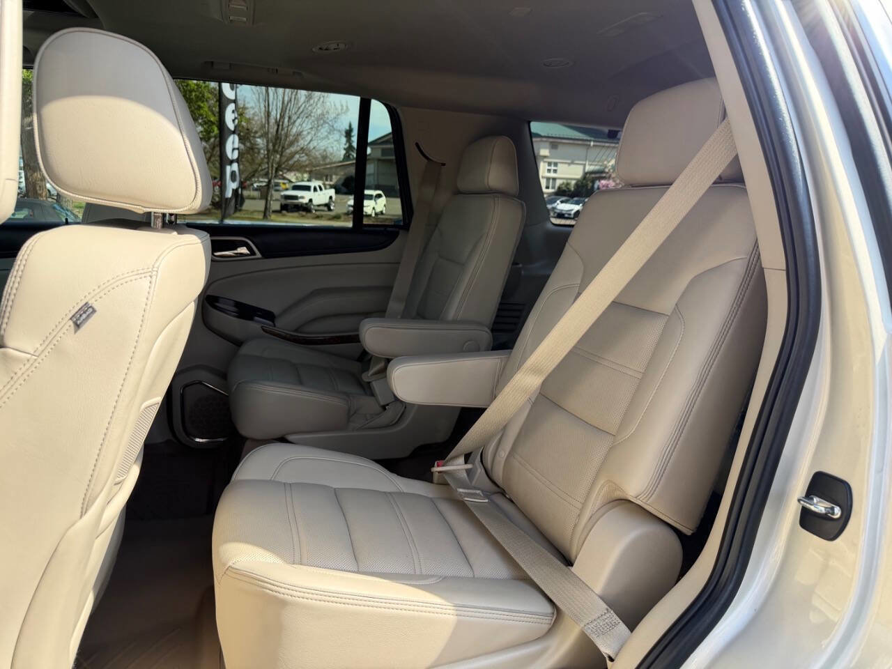 Used 2015 GMC Yukon Denali w/ Premium Package image 16