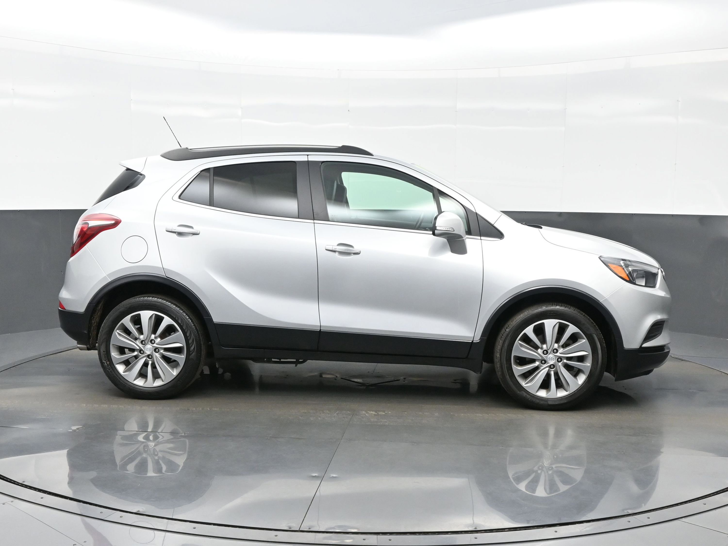 Used 2019 Buick Encore Preferred FWD image 7