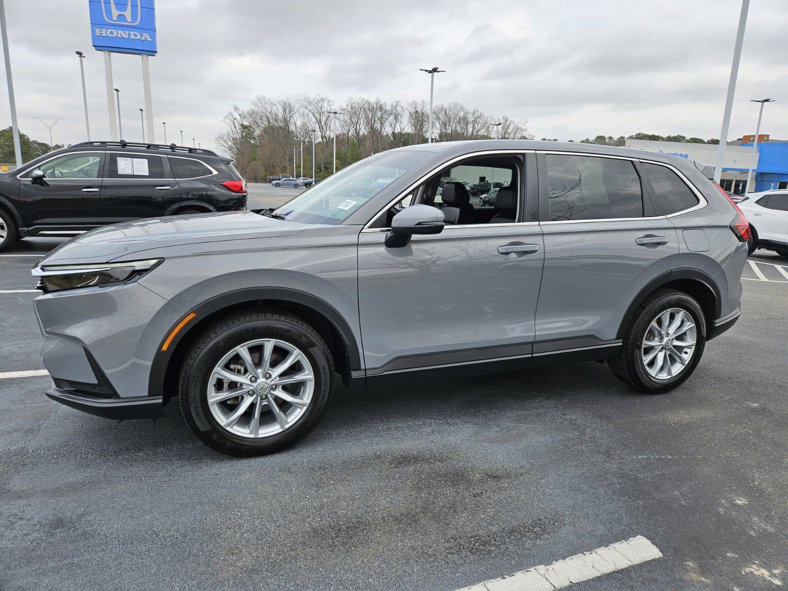 Used 2025 Honda CR-V EX-L image 3