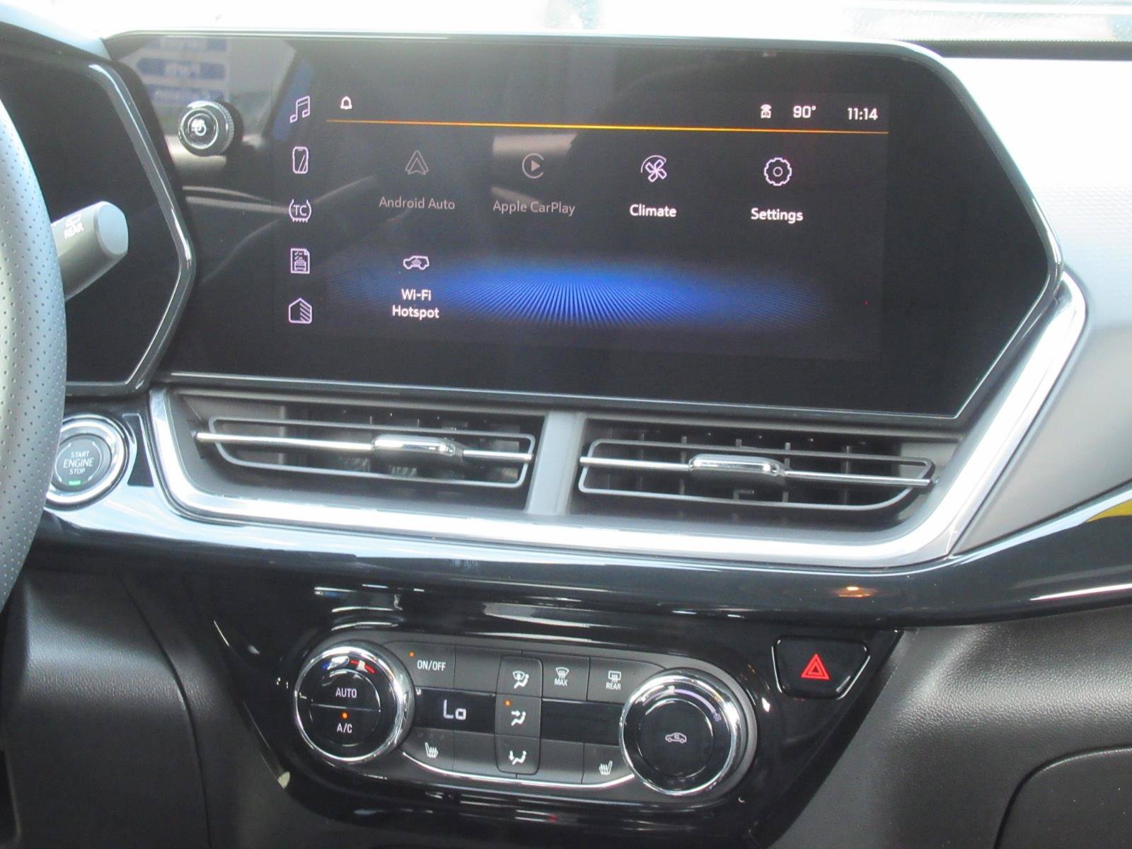 Used 2024 Chevrolet Trax RS w/ Sunroof Package FWD image 16