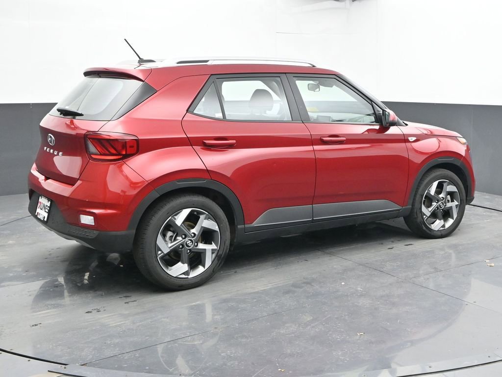Used 2025 Hyundai Venue SEL image 11