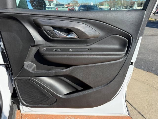 Used 2023 GMC Terrain SLE w/ Driver Convenience Package image 21