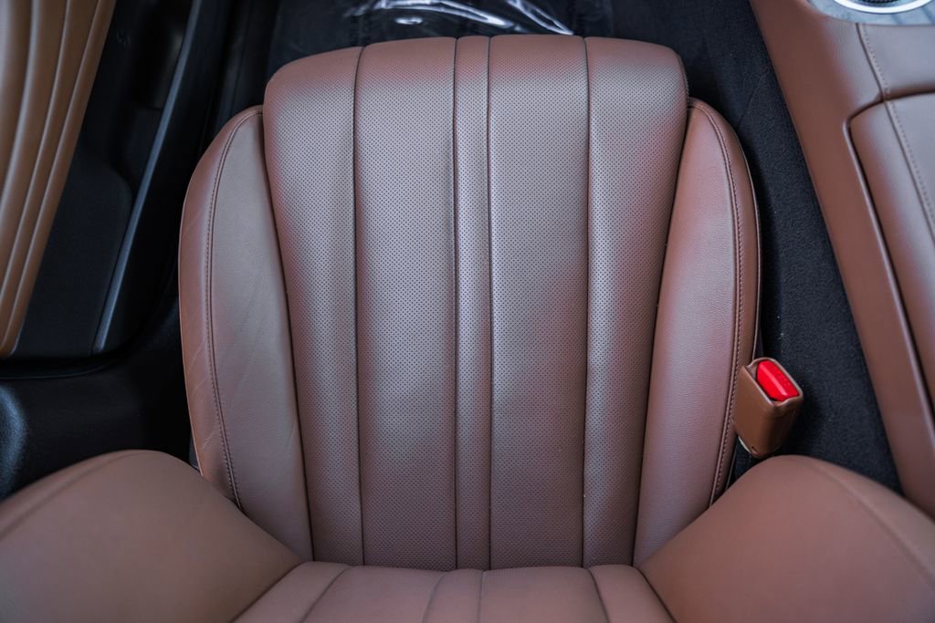 Used 2024 Genesis G80 image 28