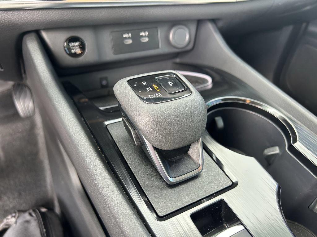 Used 2024 Nissan Rogue SL FWD image 29