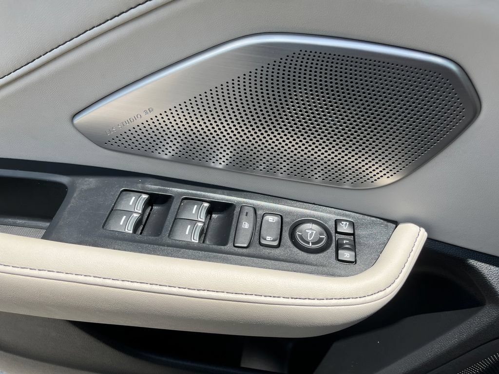 Used 2025 Acura RDX SH-AWD w/ Advance Package image 11