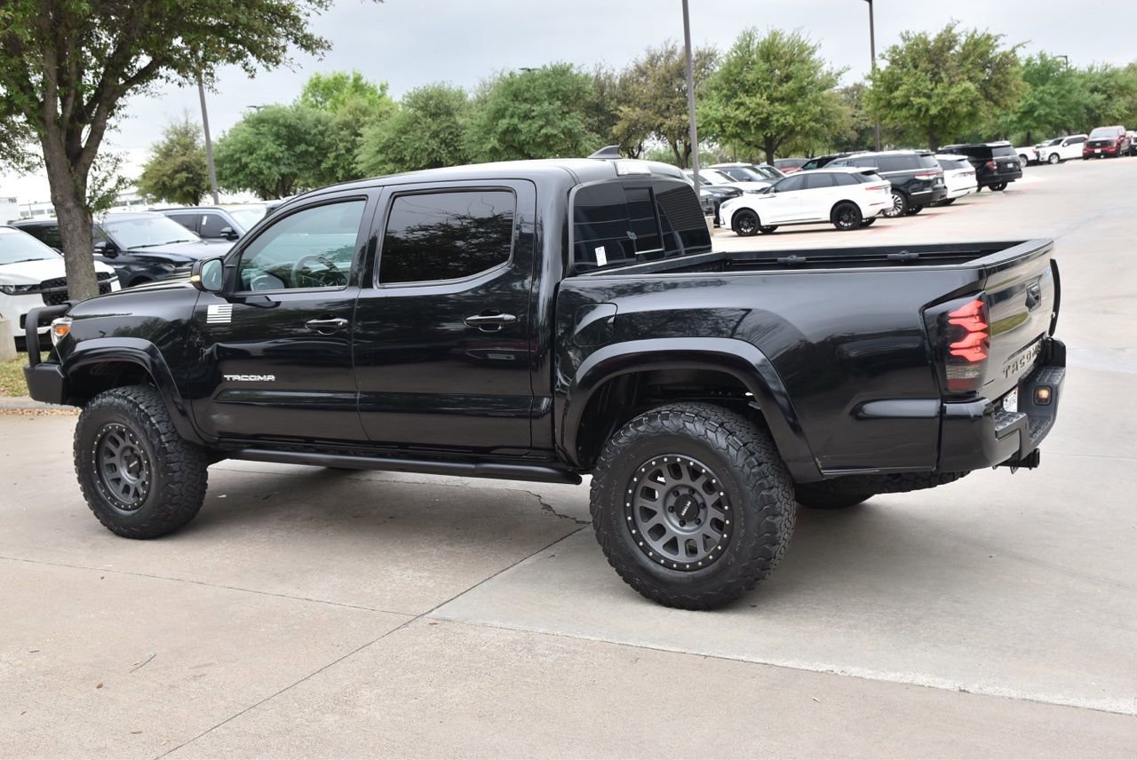 Used 2019 Toyota Tacoma TRD Sport w/ Technology Package image 11
