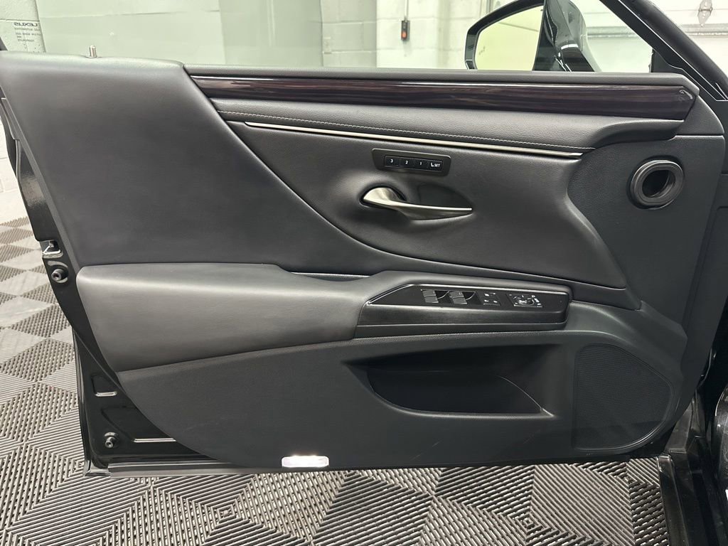 Used 2020 Lexus ES 350 w/ Premium Package FWD image 17