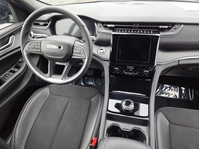 Used 2024 Jeep Grand Cherokee Altitude AWD/4WD image 29