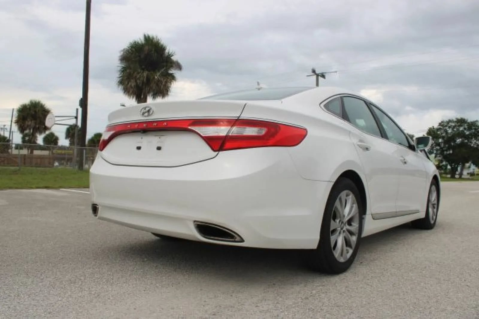 Used 2013 Hyundai Azera FWD image 26