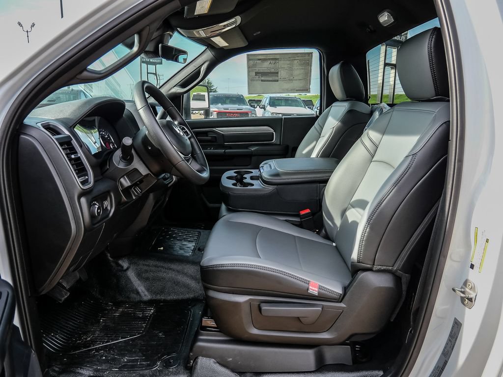 New 2026 RAM 4500 Tradesman AWD/4WD image 37