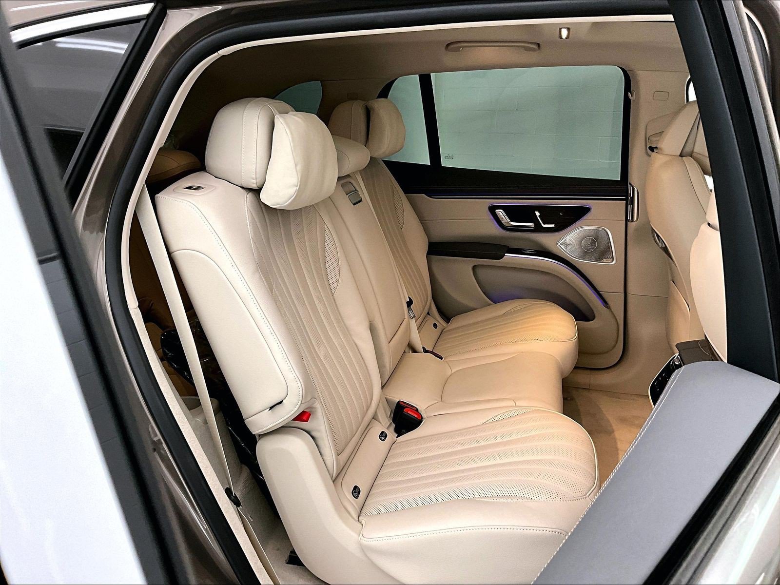New 2026 Mercedes-Benz EQS 400 4MATIC SUV image 14