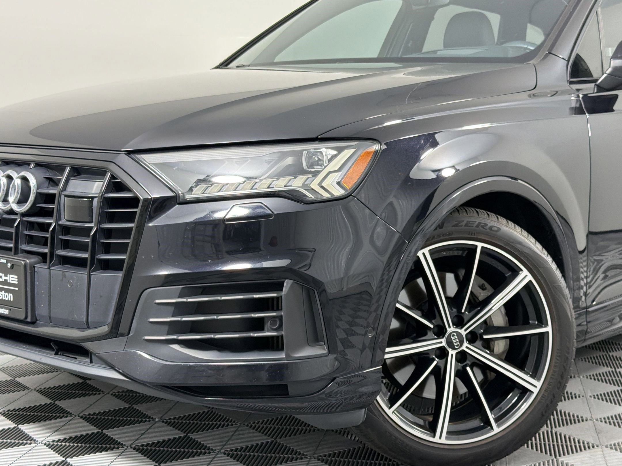 Used 2020 Audi Q7 3.0T Prestige AWD/4WD image 6