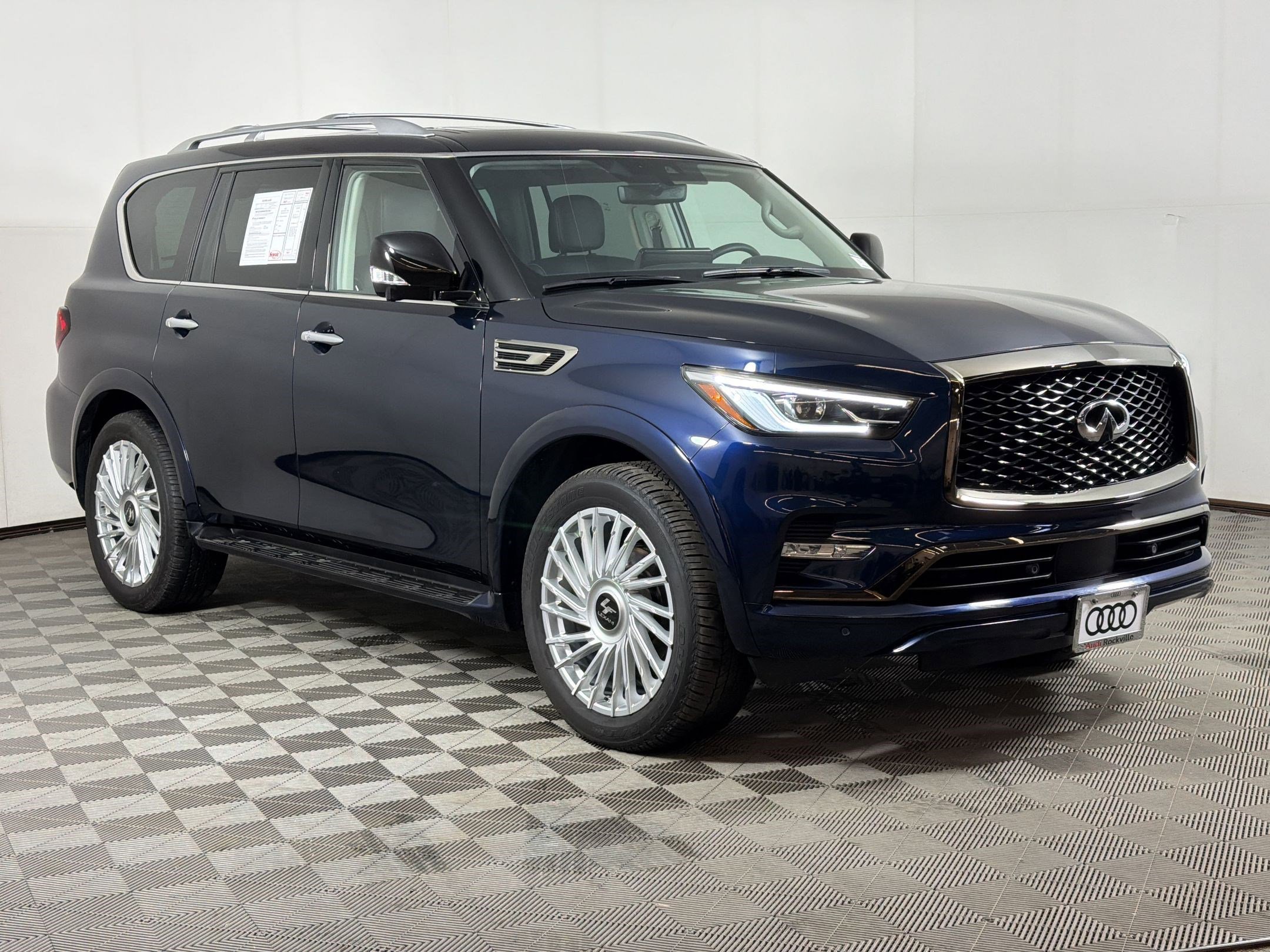 Used 2023 INFINITI QX80 Premium Select w/ Cargo Package AWD/4WD image 7