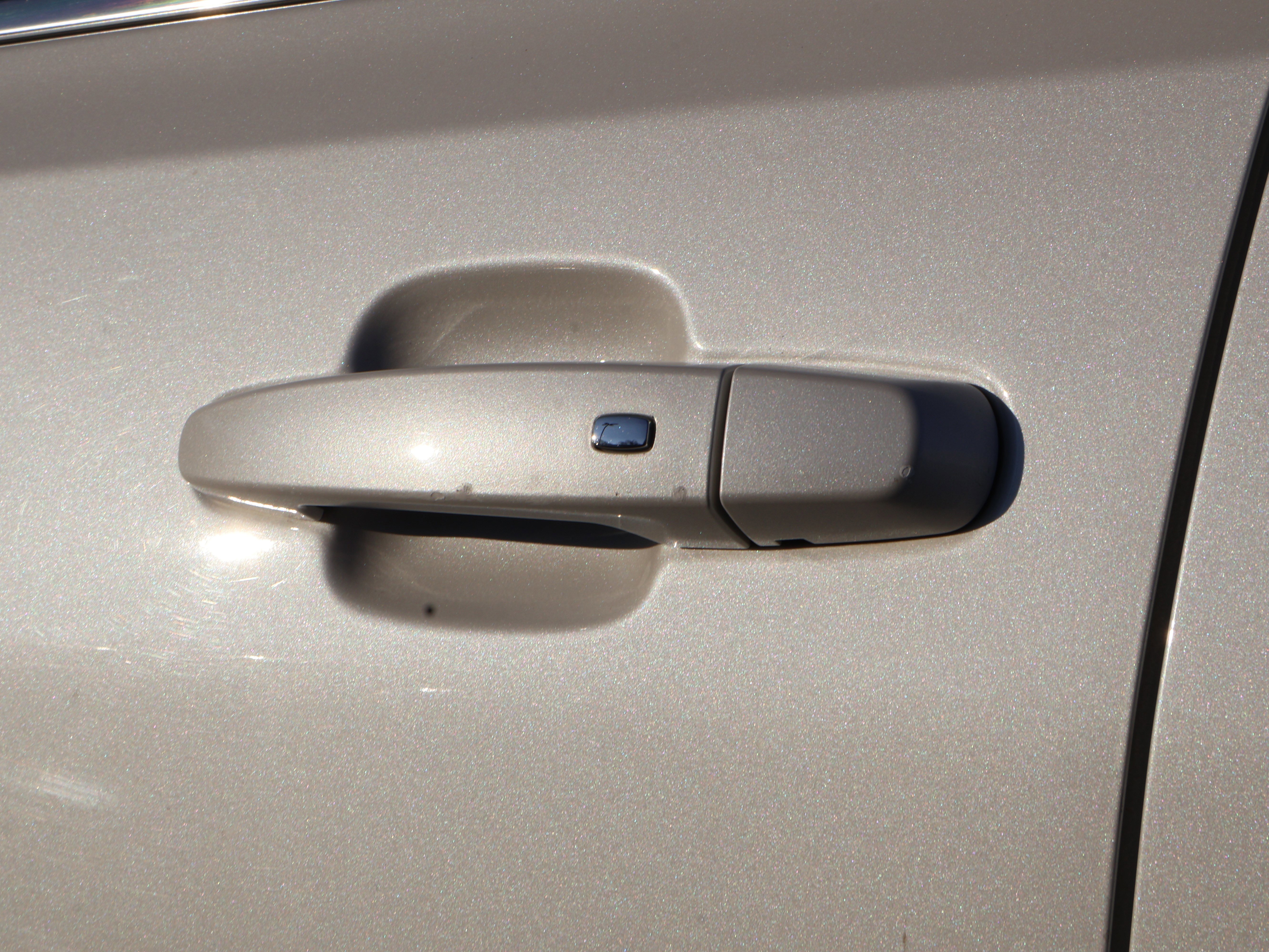 Used 2021 GMC Acadia SLT w/ Premium Package image 23