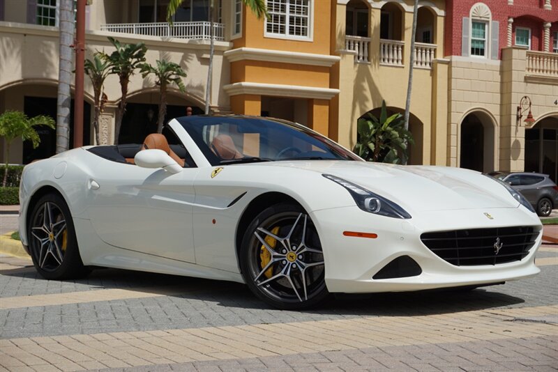 Used 2017 Ferrari California T RWD image 7