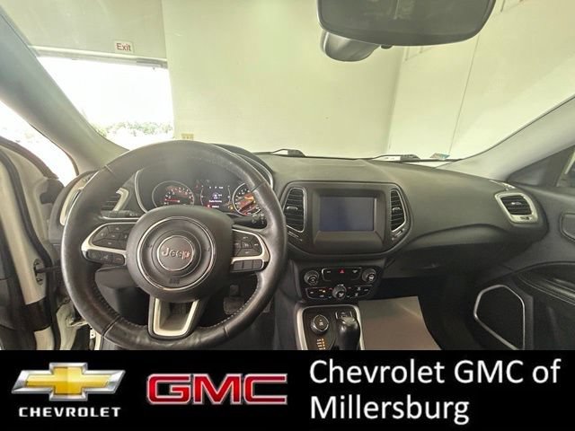 Used 2019 Jeep Compass Latitude w/ Cold Weather Group AWD/4WD image 15