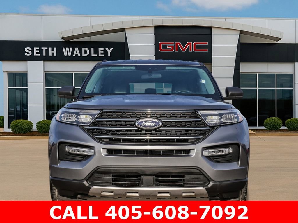 Used 2024 Ford Explorer XLT w/ Equipment Group 202A RWD image 2