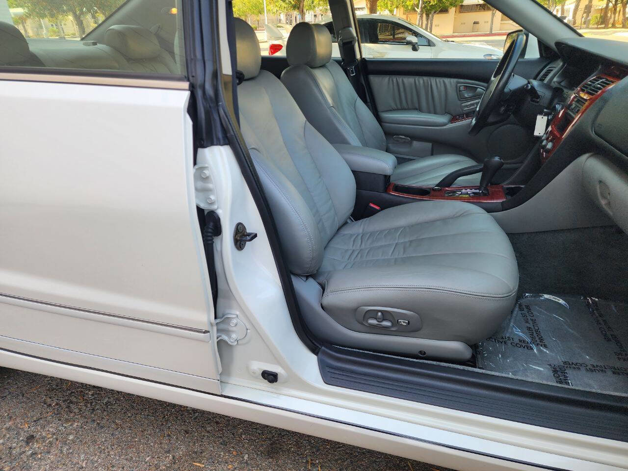 Used 2004 Mitsubishi Diamante LS image 23